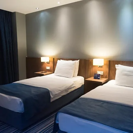 Holiday Inn Express Istanbul-Altunizade By Ihg Exterior photo